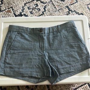 Size 4 Gap blue and white striped shorts